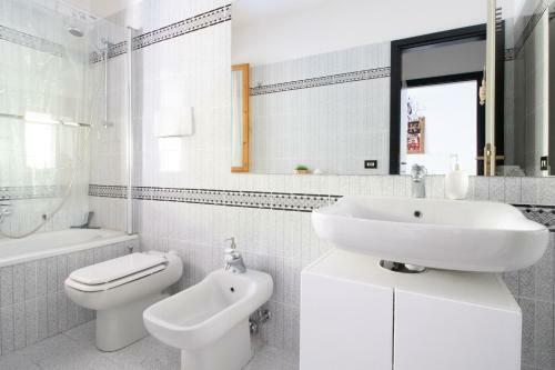 Pine Terrace Apartment