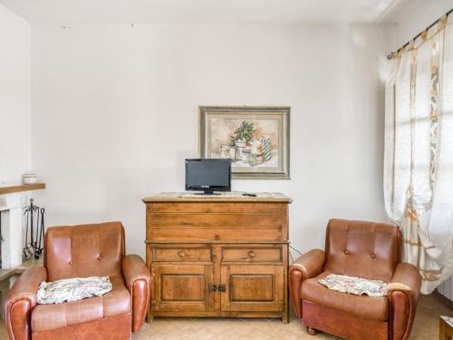 Elegant Holiday Home In A Citerna With Swimming Pool