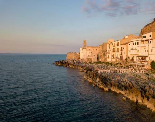 Ruggero House