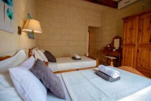 5 Bedrooms Villa With Terrace At IX Xaghra Gozo