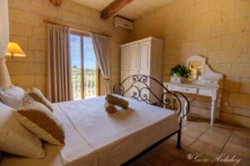 5 Bedrooms Villa With Terrace At IX Xaghra Gozo