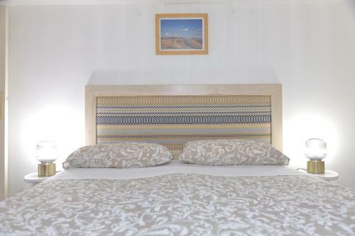 Sunny Flat - Self Apartments