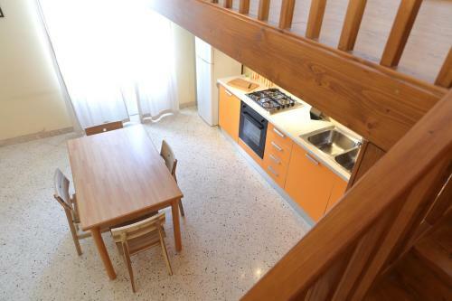 Sunny Flat - Self Apartments