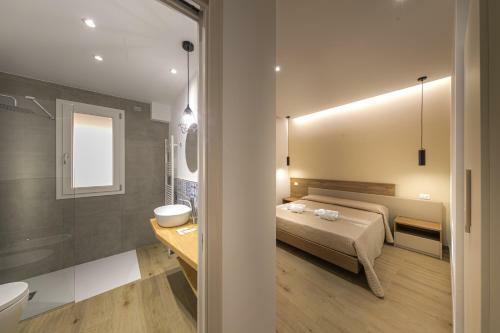 Hostal Coresi Rooms