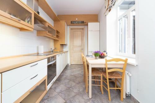 -v66- Apartment, By Cohost