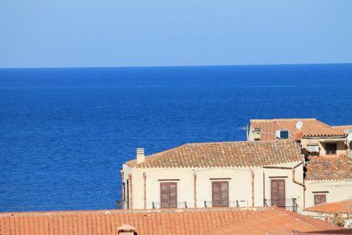 Adelfes Apartments
