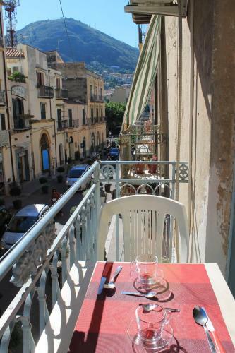 Adelfes Apartments