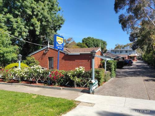 Coachman Motel