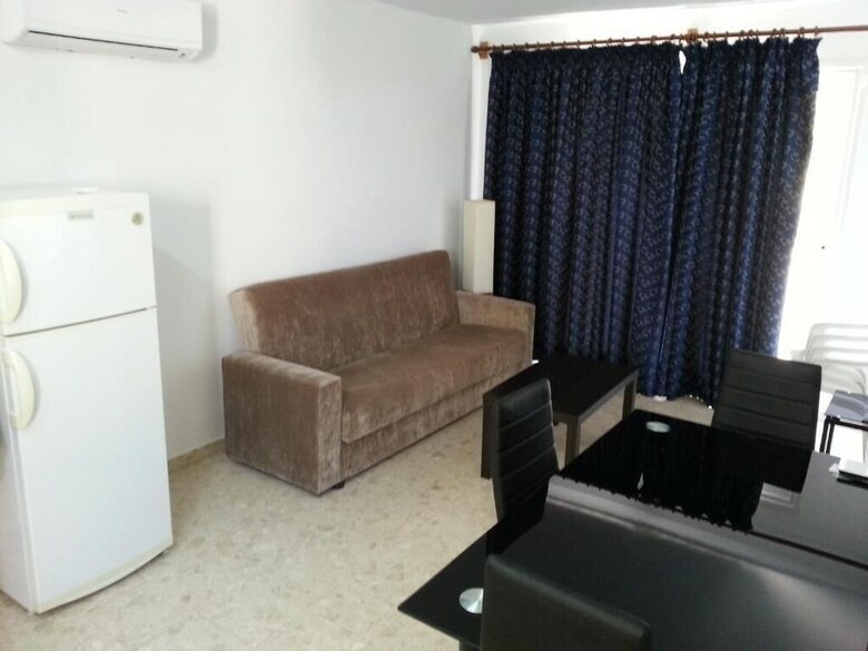 Pelides Apartments