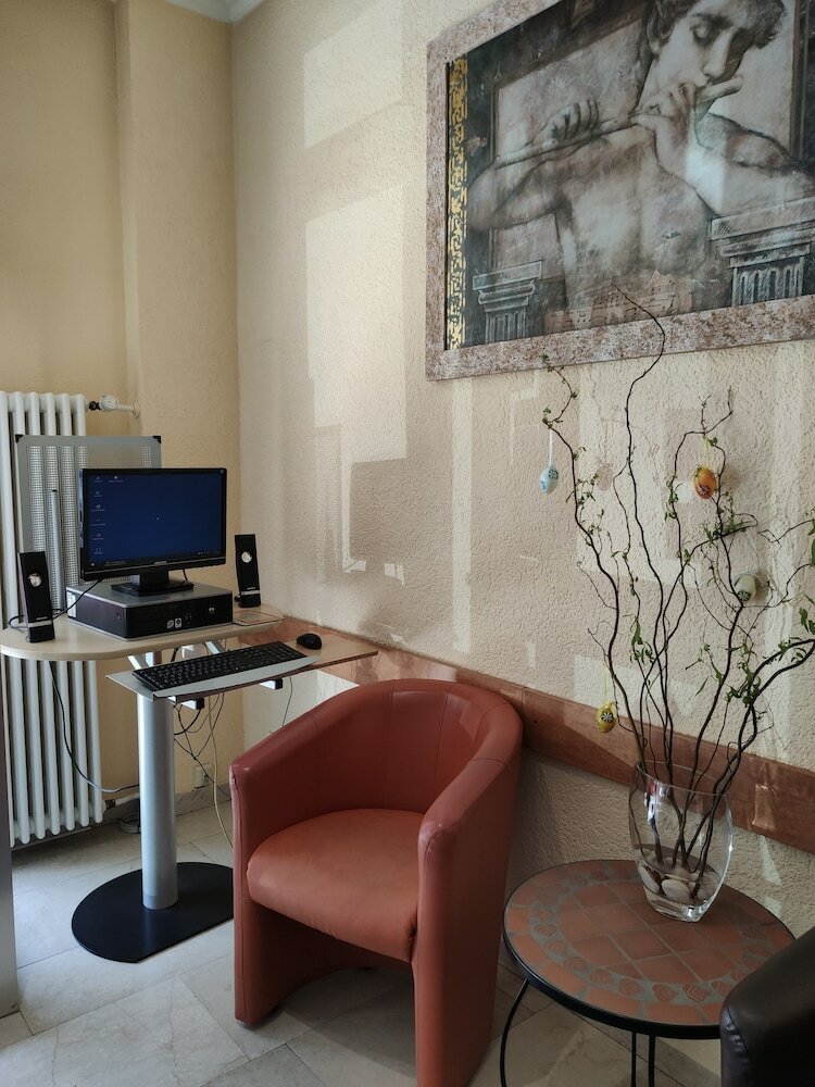 Falk Hotel