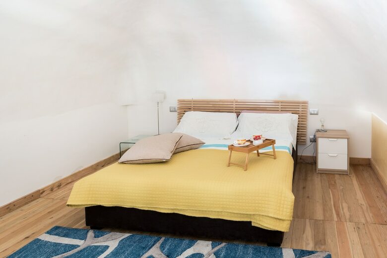 Hostal Scuto Home