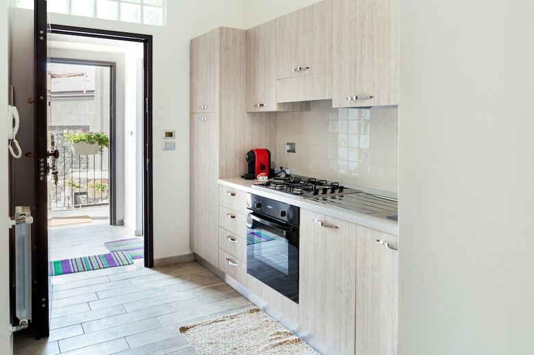 Hostal Scuto Home