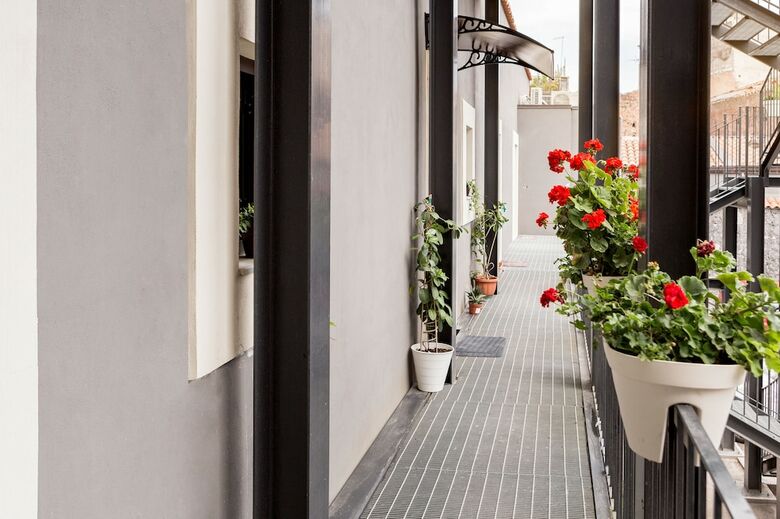 Hostal Scuto Home