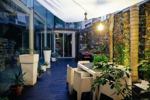 Gh� House