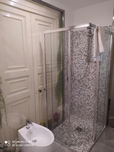 Hostal Let's B&B