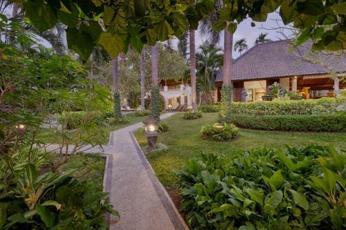 Kutus Kutus Saba Beach Villa