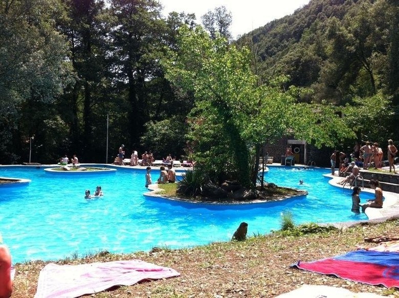 Montseny Suites & Apartments