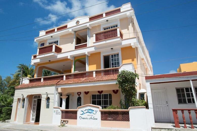 Hotel Francis Arlene