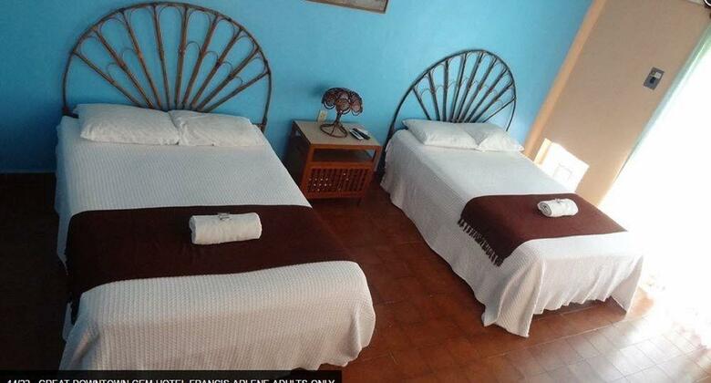 Hotel Francis Arlene
