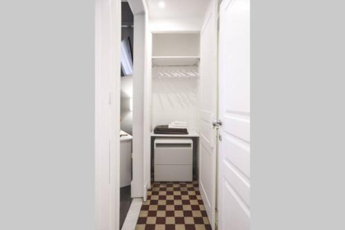Casa Sciuti, Cozy Apartment With Roof Terrace