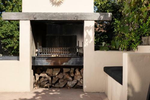 Mediterranean Villa Close To Papamoa Beach With Spa Pool