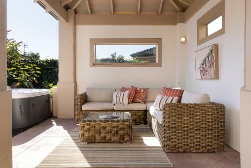 Mediterranean Villa Close To Papamoa Beach With Spa Pool