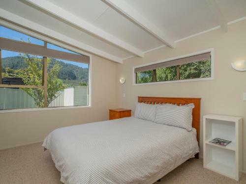 Sandcastles And Sunshine - Pauanui Holiday Home