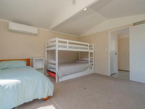 Sandcastles And Sunshine - Pauanui Holiday Home