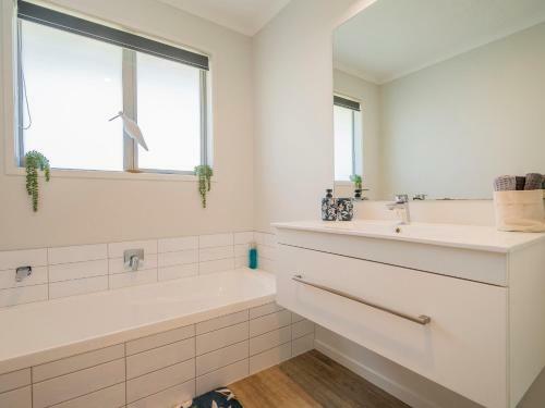 Pauanui Pines - Pauanui Holiday Home