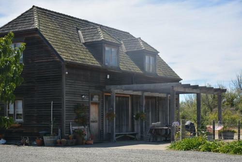 Hostal Cedar Barn At Ddog Vineyard
