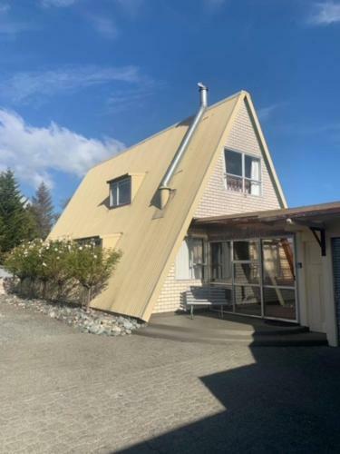 Classic A-frame On Milford