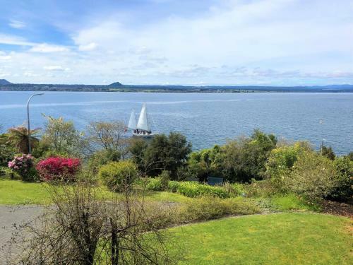Acacia Haven - Beautiful Lake Views