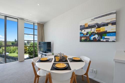 Harbourview Apartment - Taupo Holiday Apartment