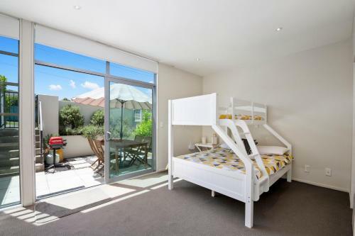 Harbourview Apartment - Taupo Holiday Apartment