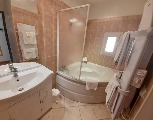 Hotel Le Clos Des Capitelles