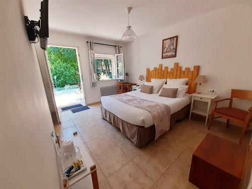 Hotel Le Clos Des Capitelles