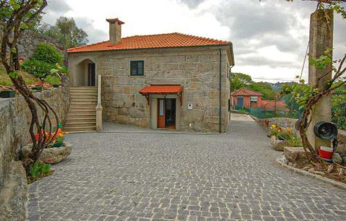 Casa Da Ramada - Water Spa Tank With Running Natural Spring Water - By Bedzy