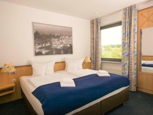 Hotel Near By