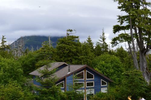 Easy On The Edge B&B