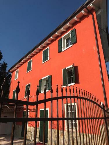 Redhouse Pesina