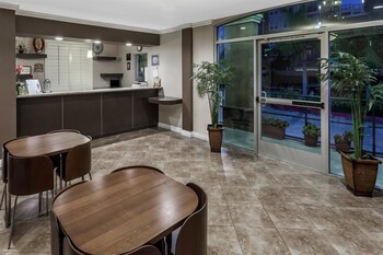 Motel Days Inn & Suites Garden Grove