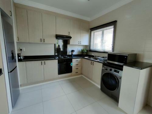 Lovely 3 Bedroom Apartment In Sheffield/ballito