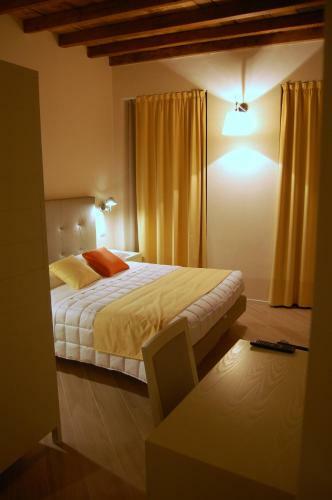 Hostal Altido La Corte Fiorita Como