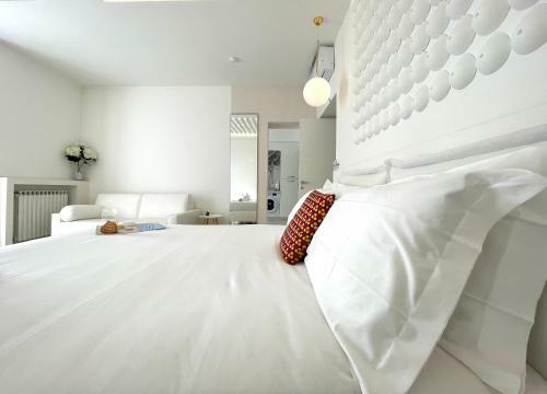 Hostal Mariarosa Suites