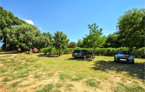 Four-bedroom Holiday Home In Uzes