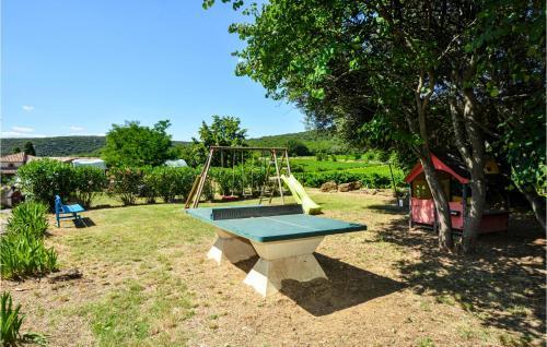 Four-bedroom Holiday Home In Uzes