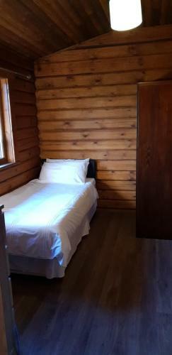 Glenmhor Log Cabin
