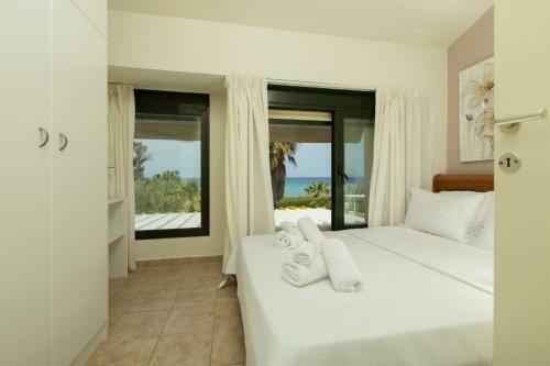 F & B Summer Collection - Villa Dihtia On The Sea