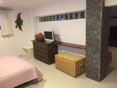 Spacious House 100 Metres From The Beach