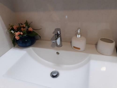 Spacious House 100 Metres From The Beach